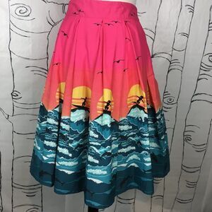 NEW Malishow Pink Surfer Girl Graphic Pleated Skirt womens Medium M Beach Ocean